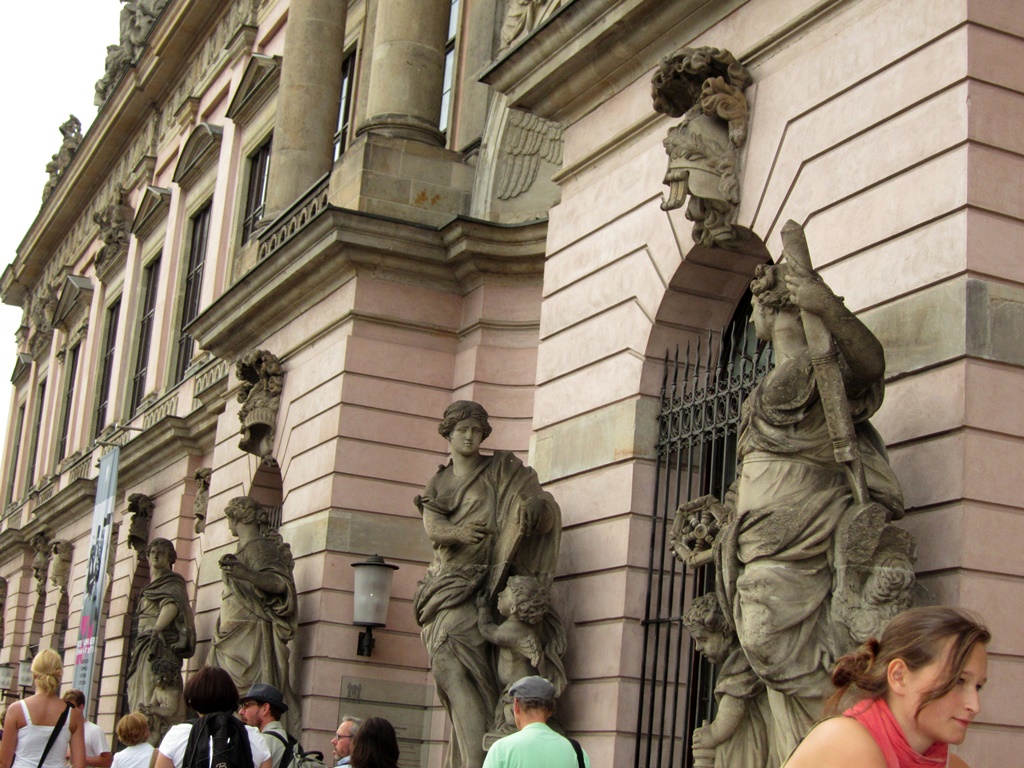 Statues, Deutsches Historisches Museum